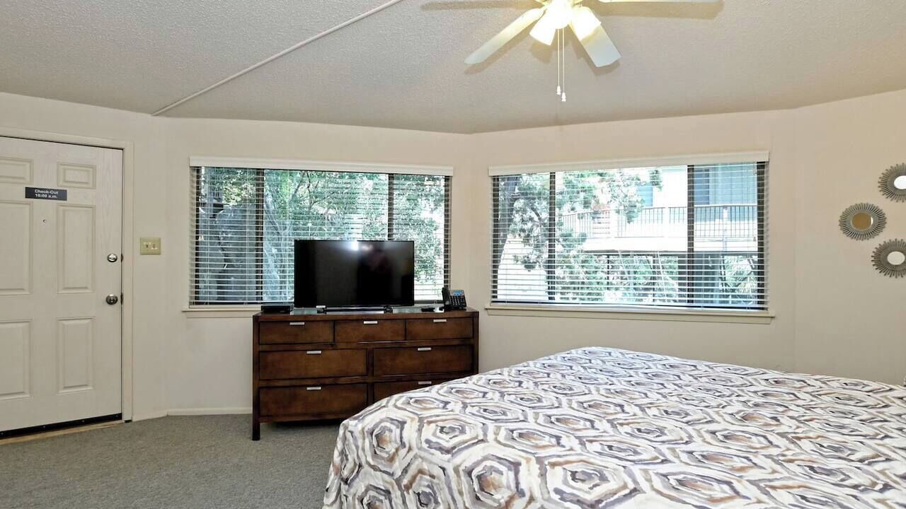 Photo of Bedroom in Lakeway