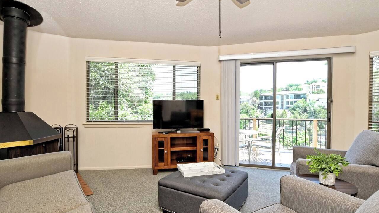 Photo of Livingroom in Lakeway