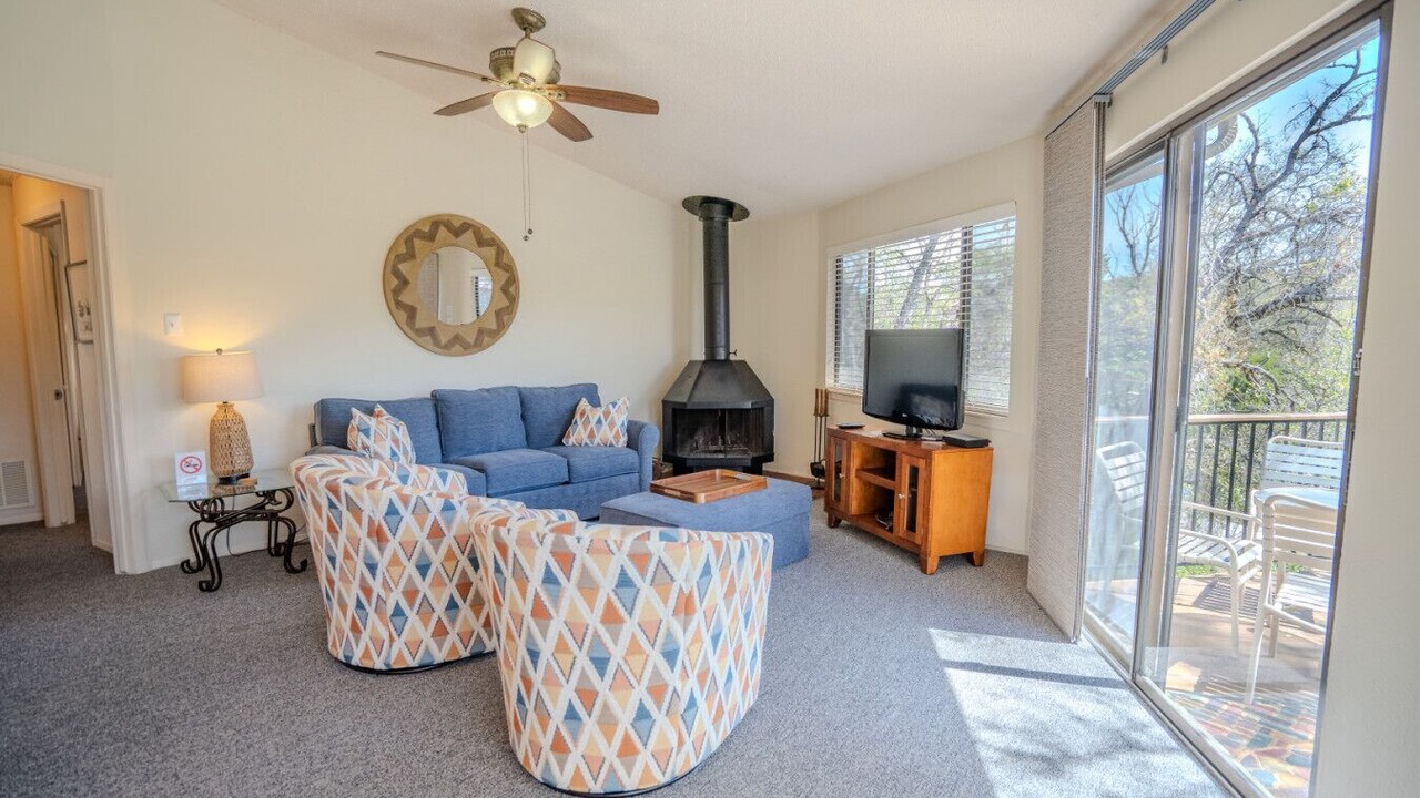 Photo of Livingroom in Lakeway