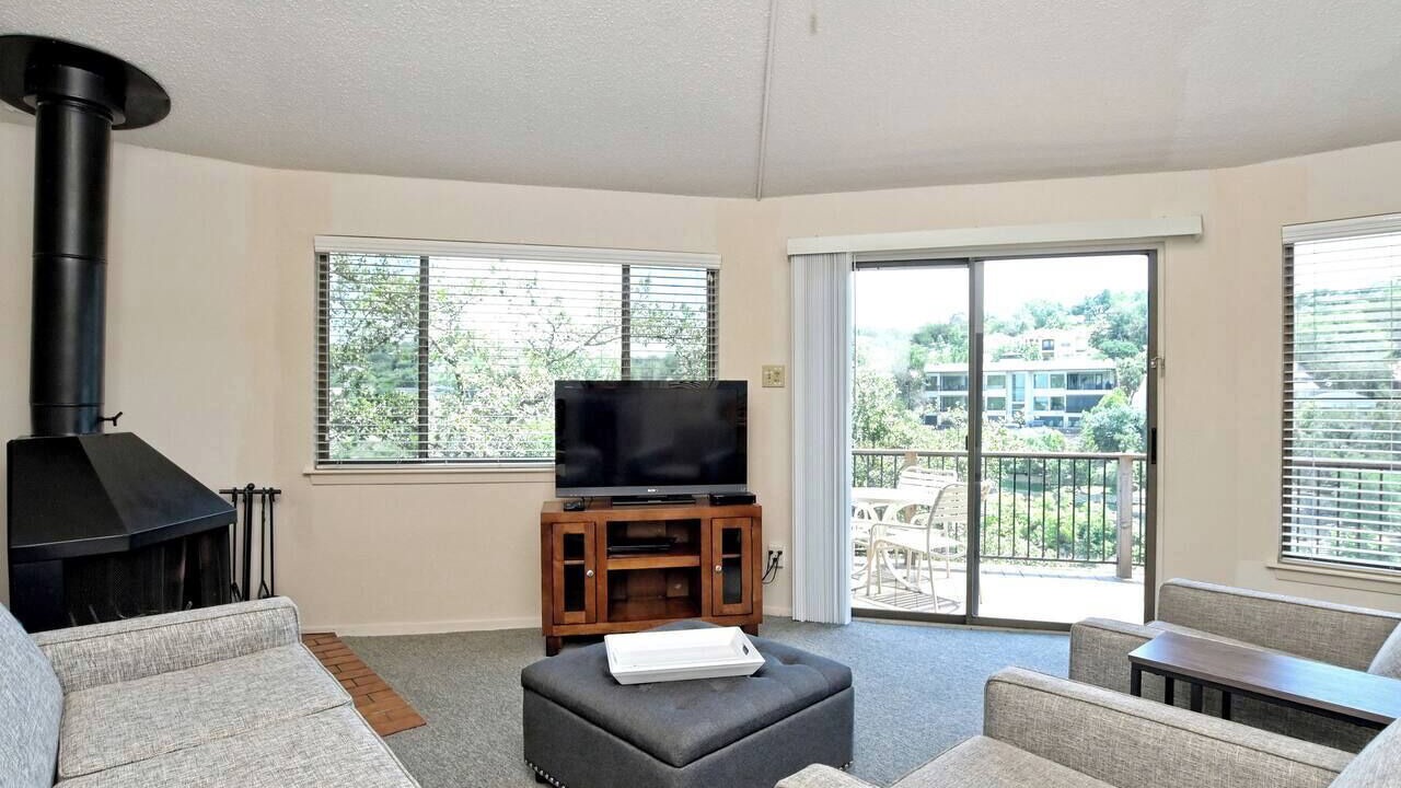 Photo of Livingroom in Lakeway