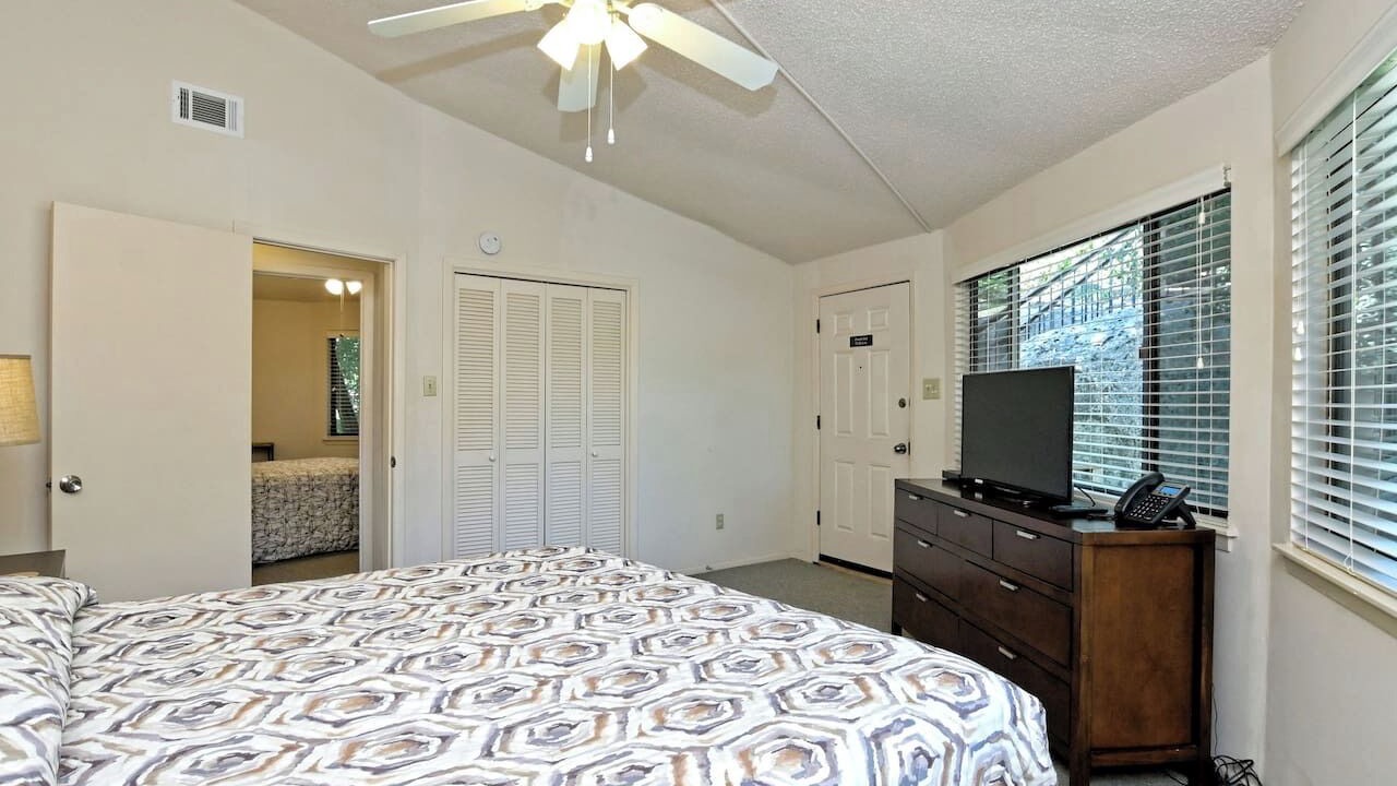 Photo of Bedroom in Lakeway