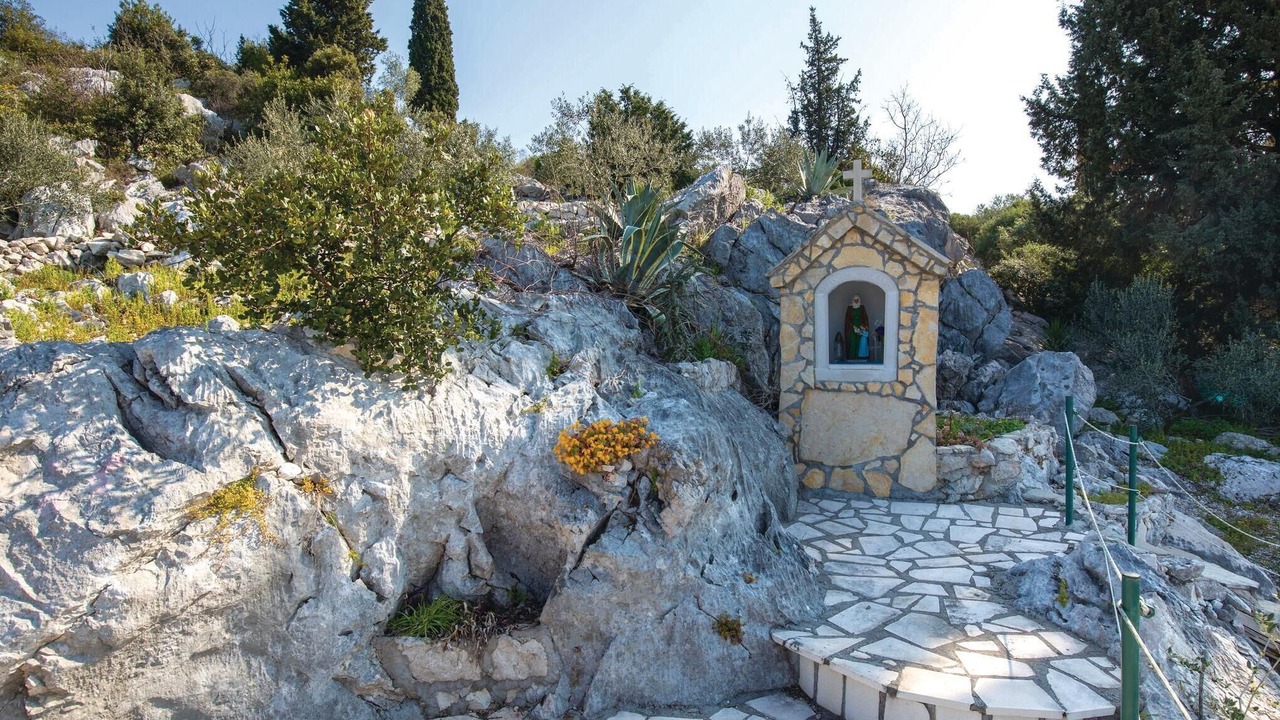 Photo of Others in Ploce