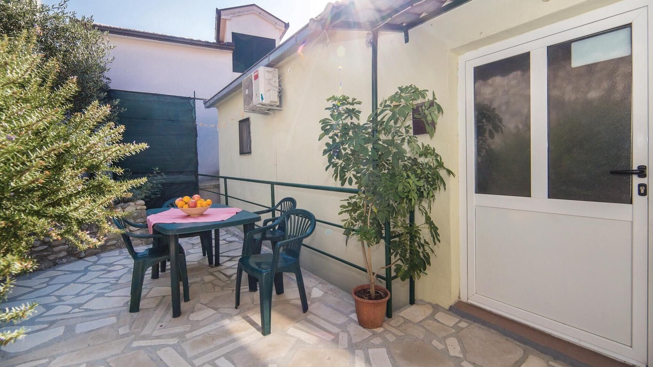 Photo of Others in Ploce