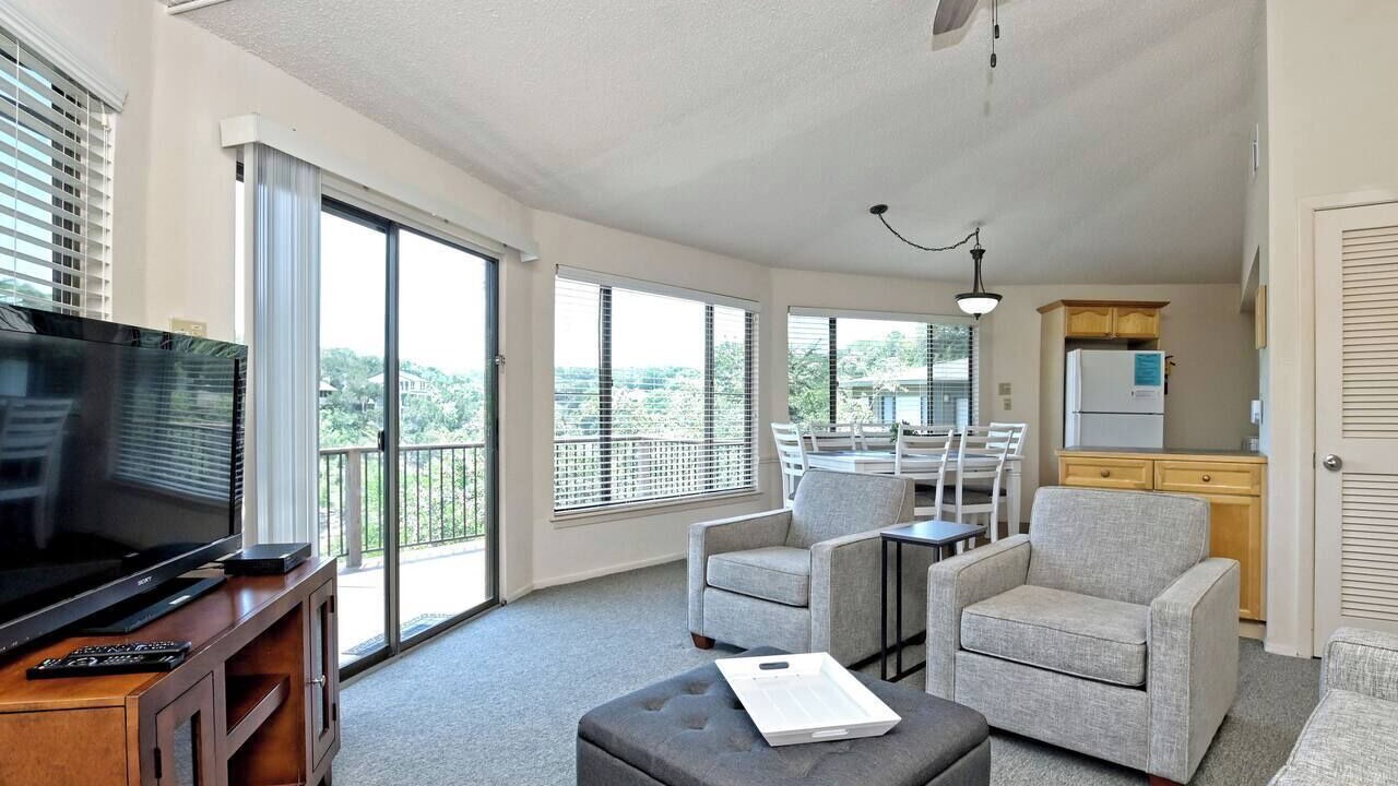 Photo of Livingroom in Lakeway