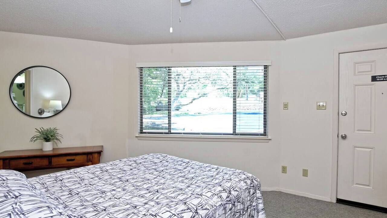 Photo of Bedroom in Lakeway