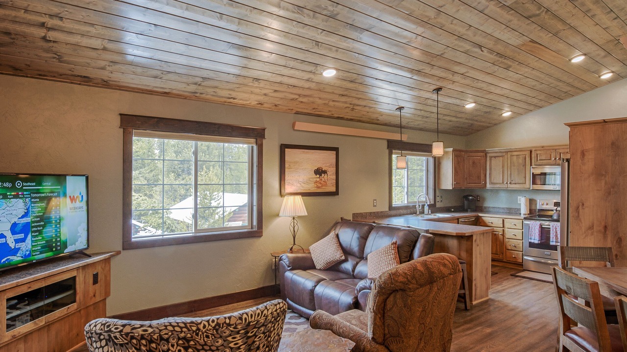 Photo of Livingroom in West Yellowstone