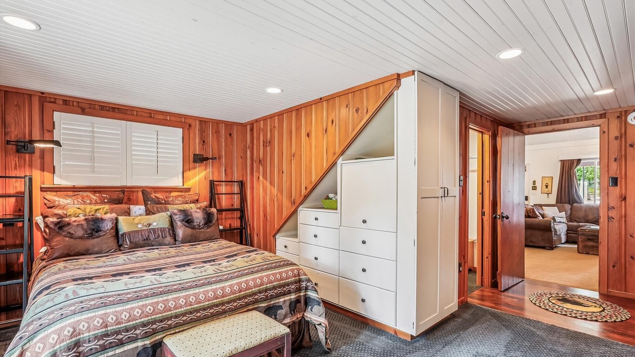 Photo of Bedroom in Pineland