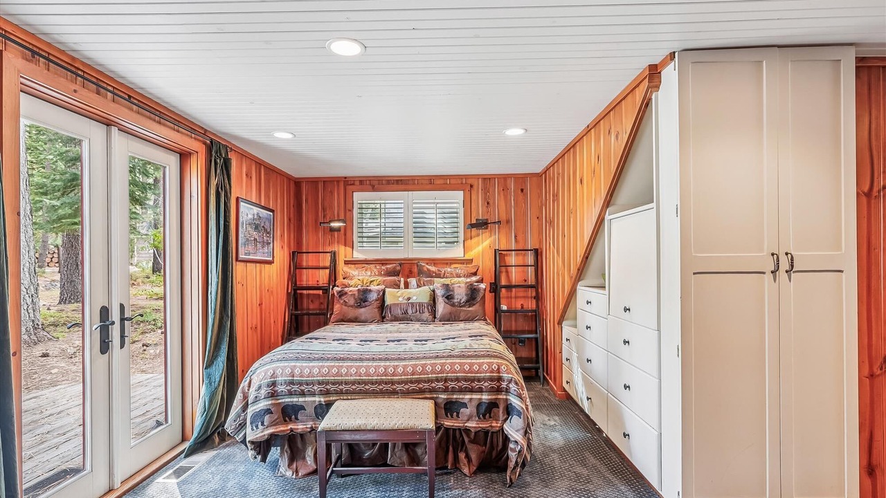 Photo of Bedroom in Pineland