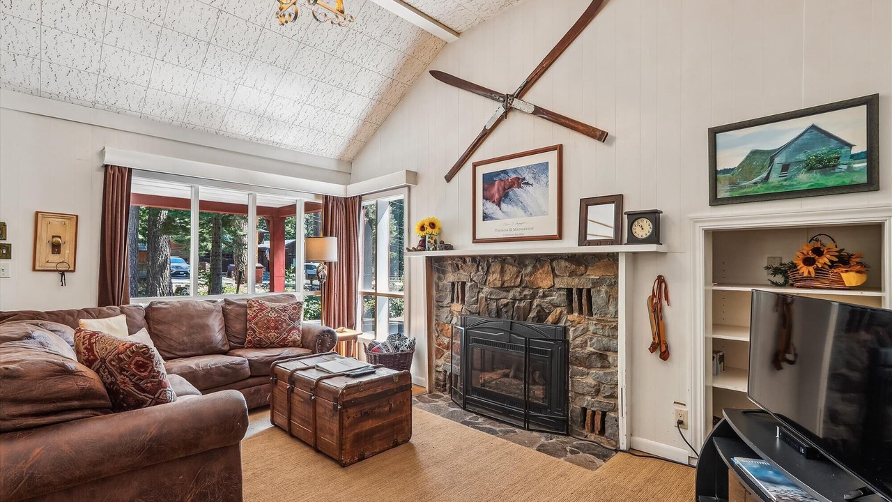 Photo of Livingroom in Pineland