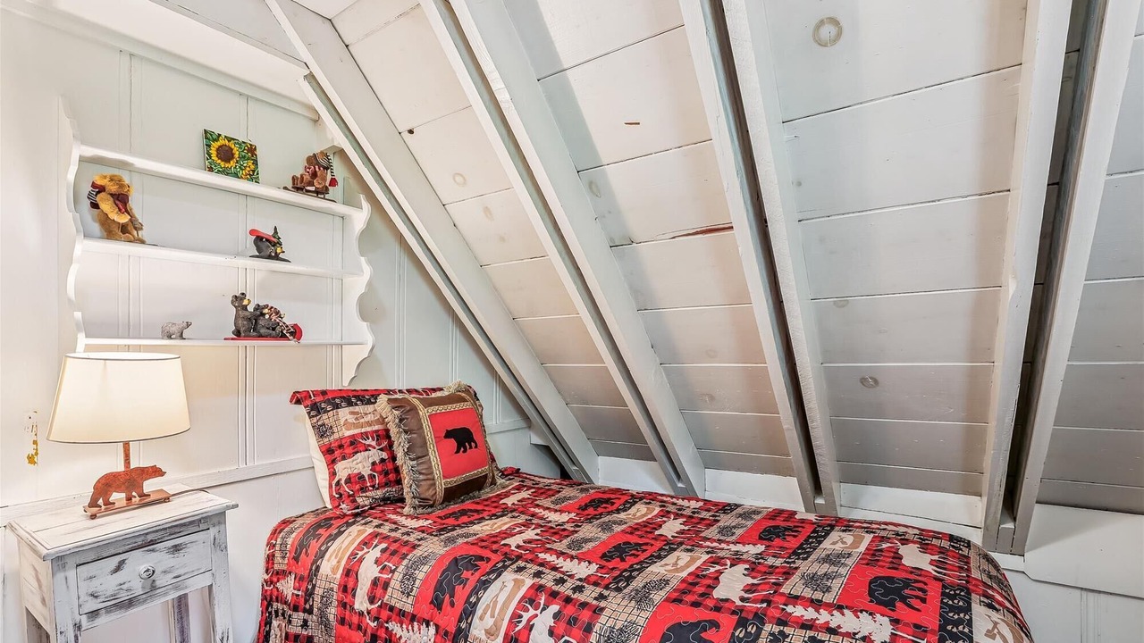 Photo of Bedroom in Pineland