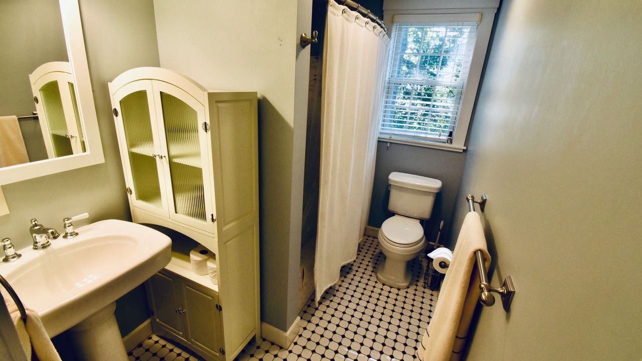 Photo of Bathroom in East End