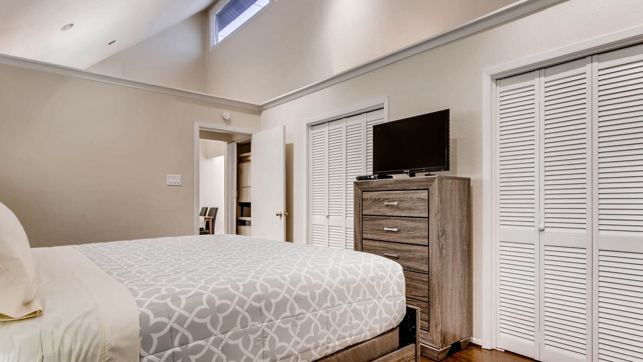 Photo of Bedroom in Oak Lawn