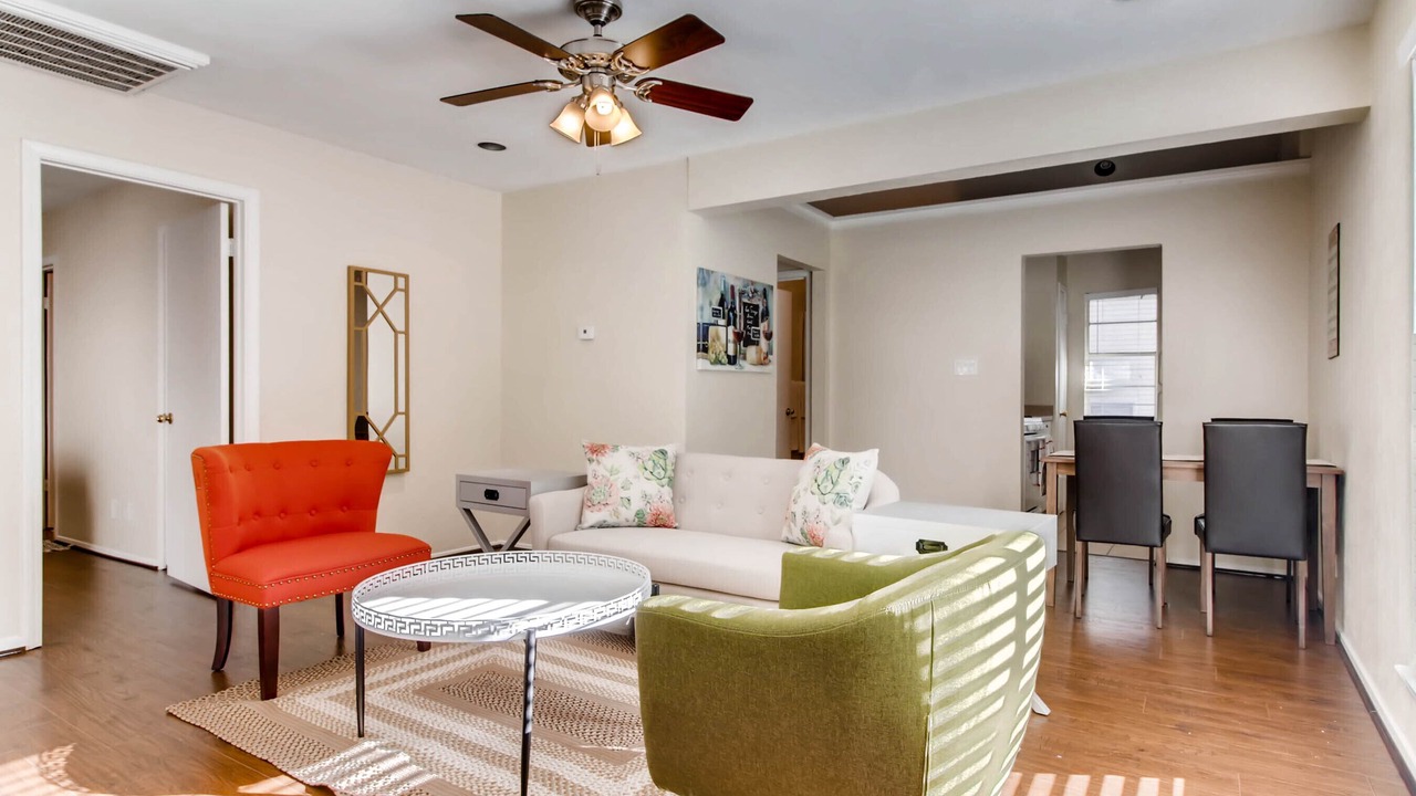 Photo of Livingroom in Oak Lawn