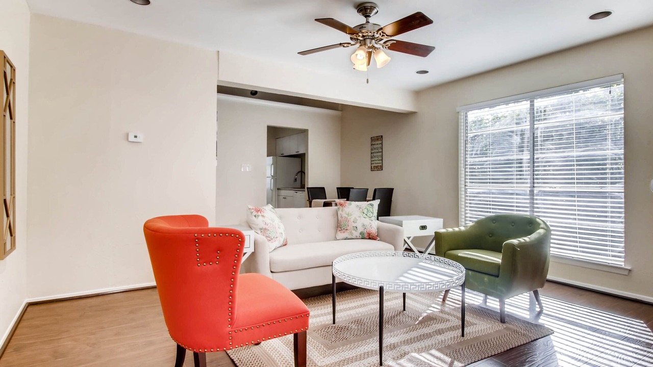 Photo of Livingroom in Oak Lawn