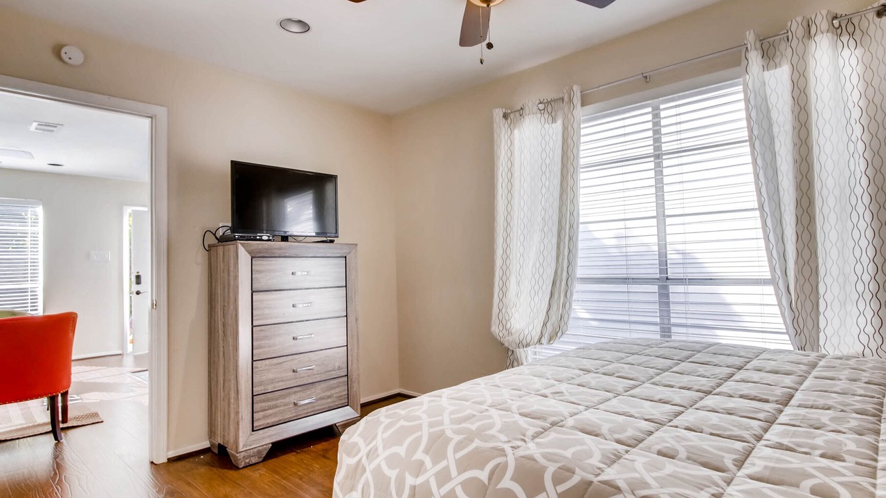 Photo of Bedroom in Oak Lawn