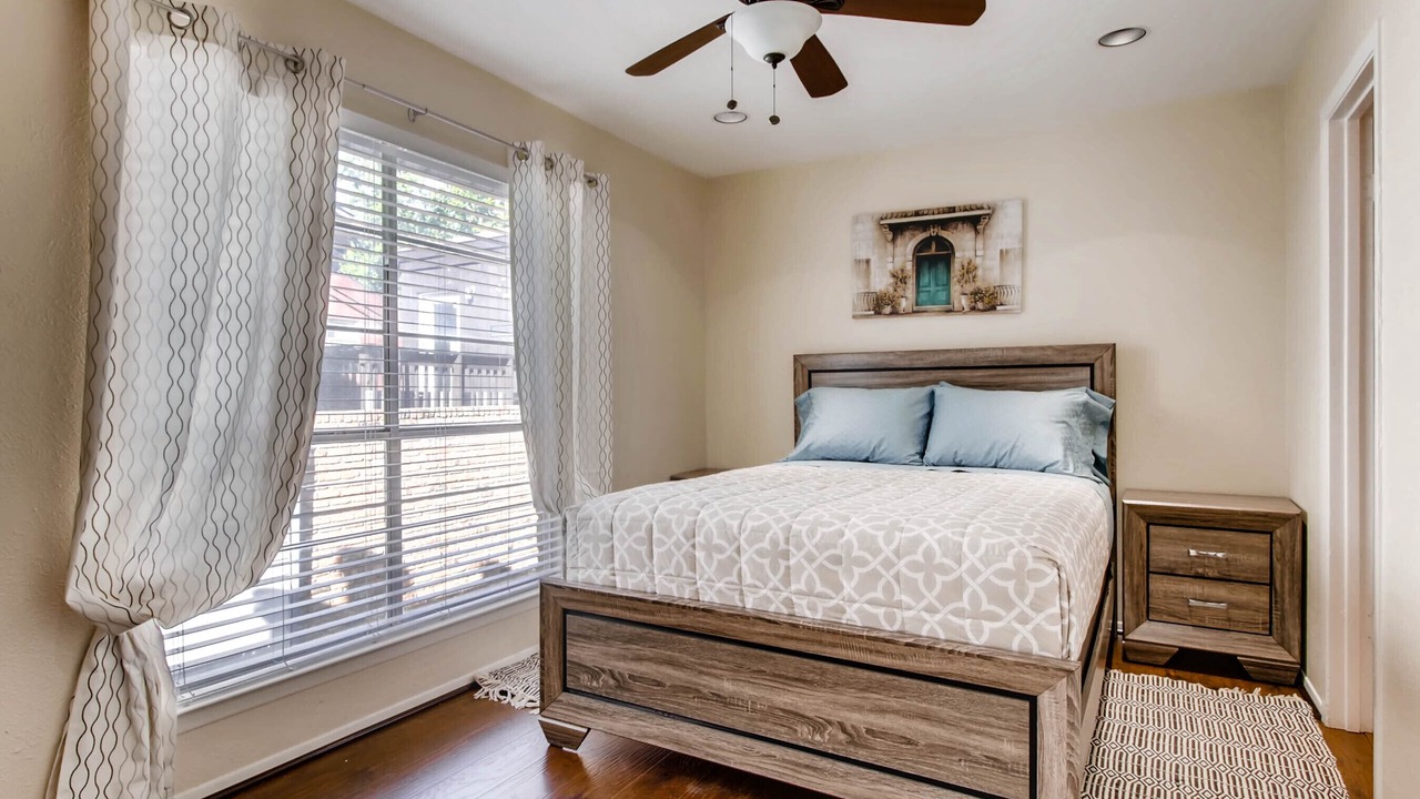 Photo of Bedroom in Oak Lawn