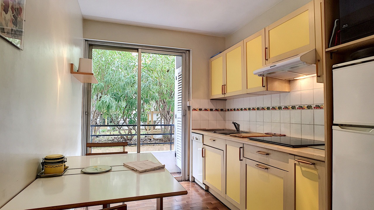 Photo of Kitchen in Musicians Quarter