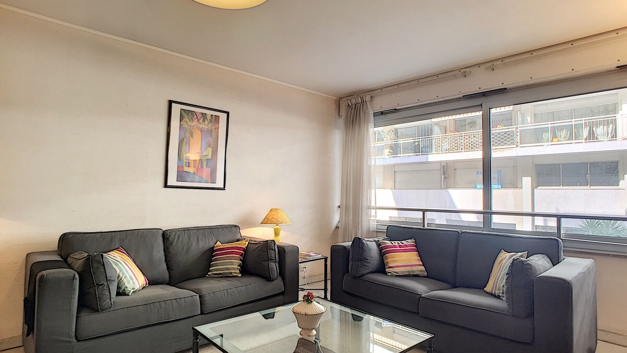 Photo of Livingroom in Musicians Quarter