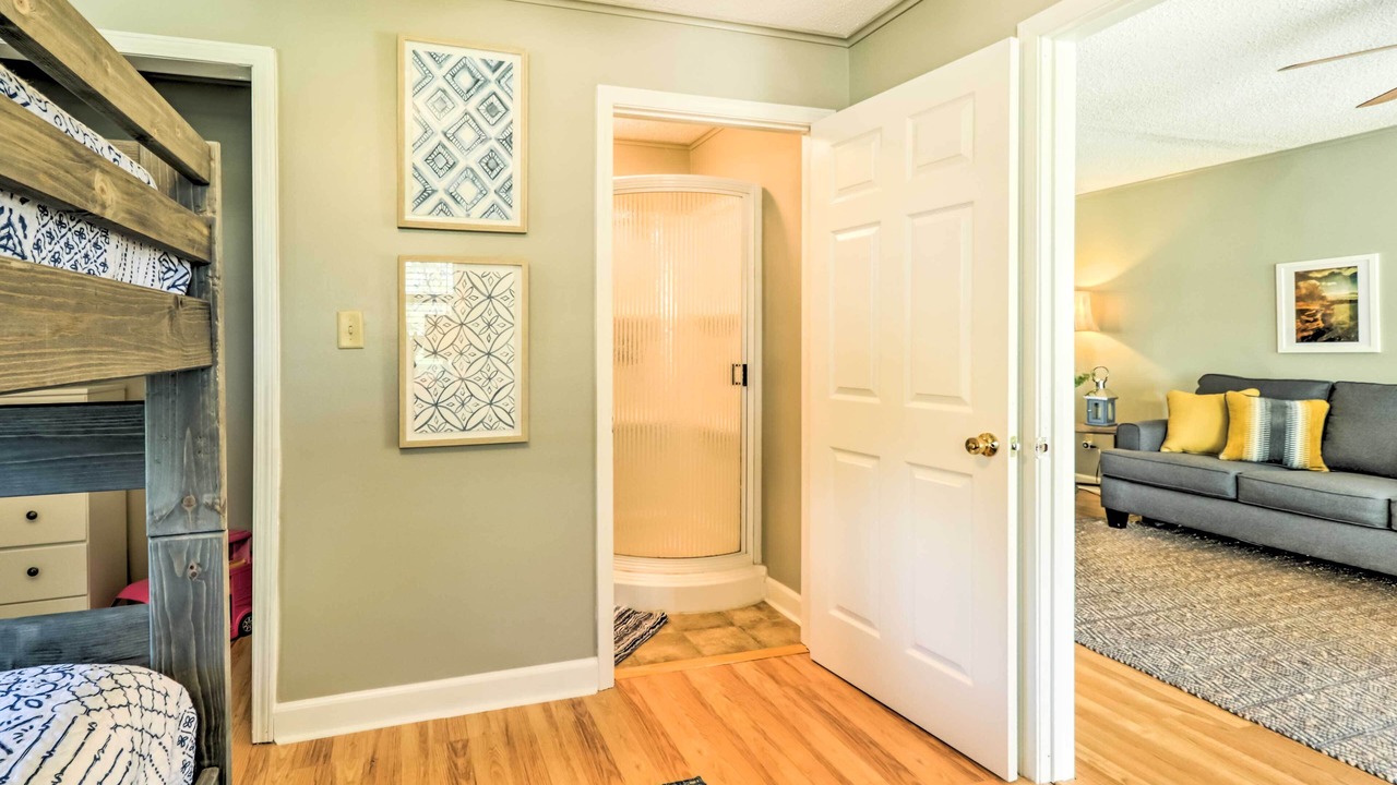 Photo of Bedroom in Higden