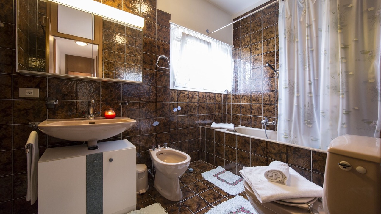 Photo of Bathroom in Aldesago