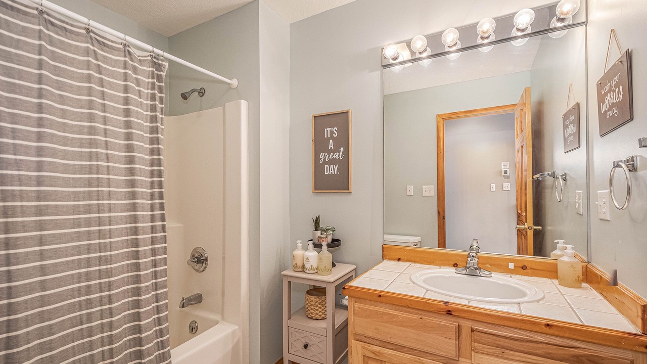 Photo of Bathroom in Paradise Point