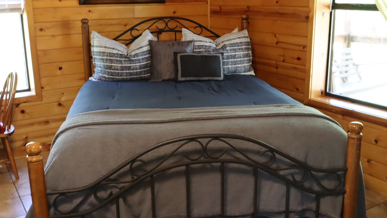 Photo of Bedroom in Eureka Springs