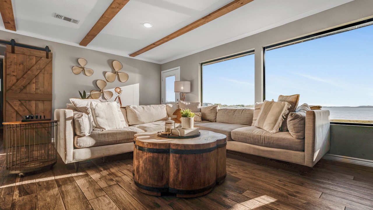 Photo of Livingroom in Graford