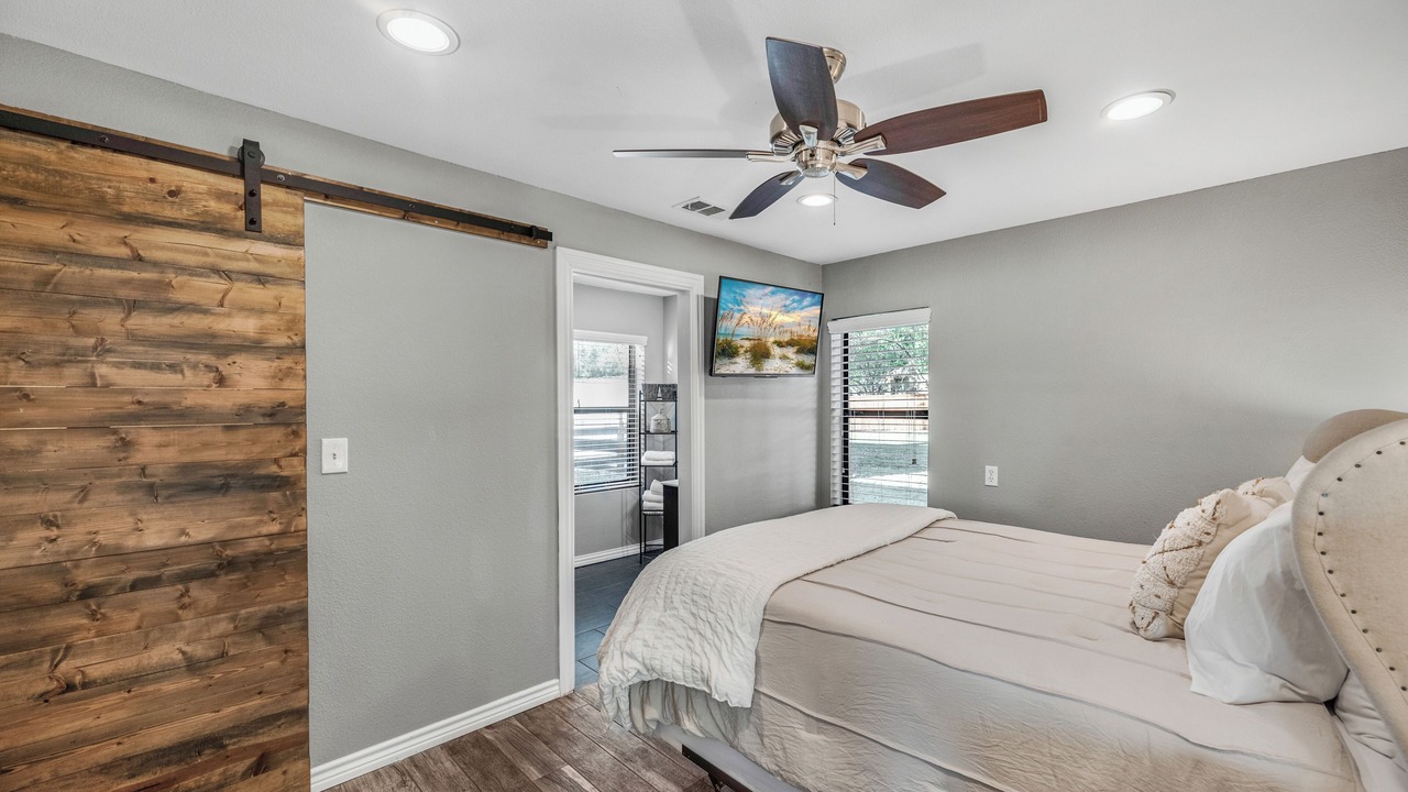 Photo of Bedroom in Graford