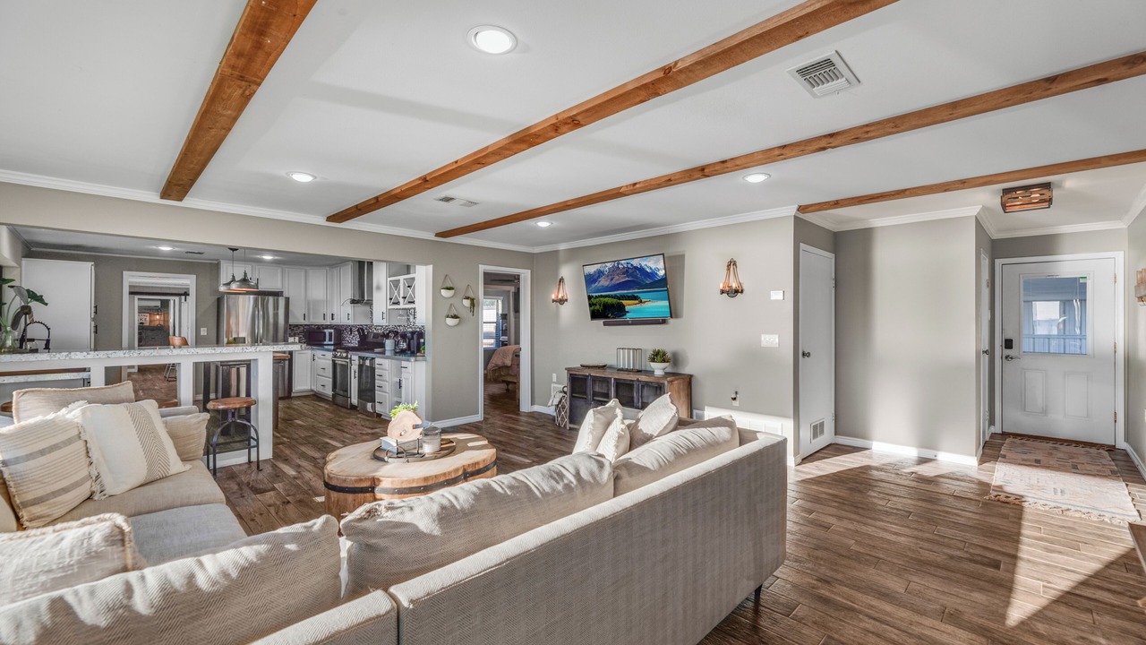 Photo of Livingroom in Graford