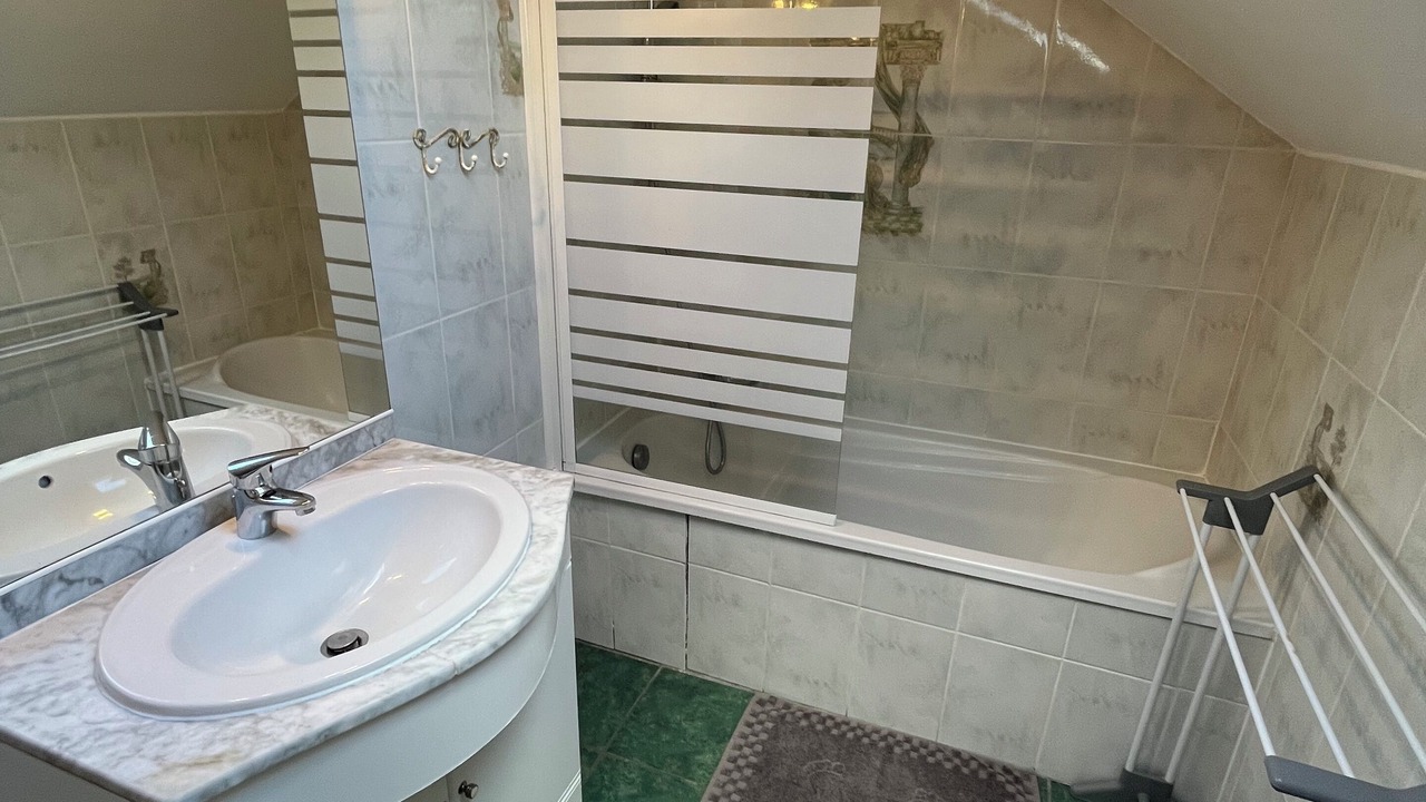 Photo of Bathroom in Vailhourles