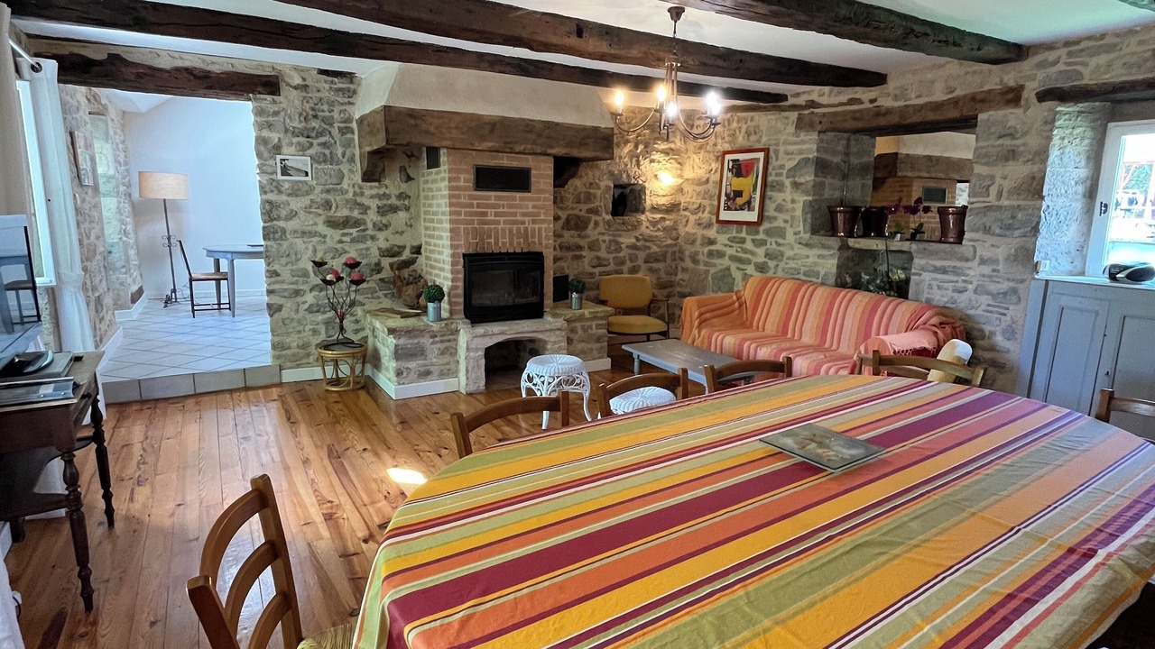 Photo of Livingroom in Vailhourles