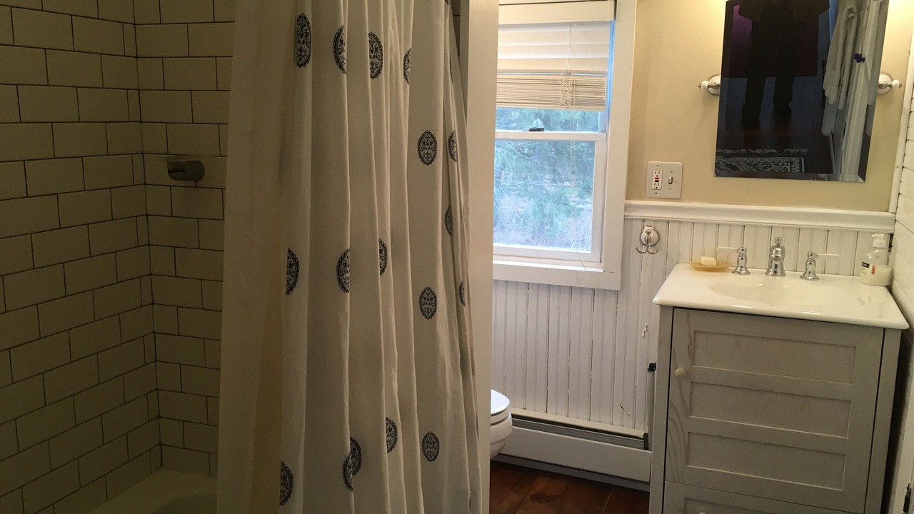 Photo of Bathroom in Bantam