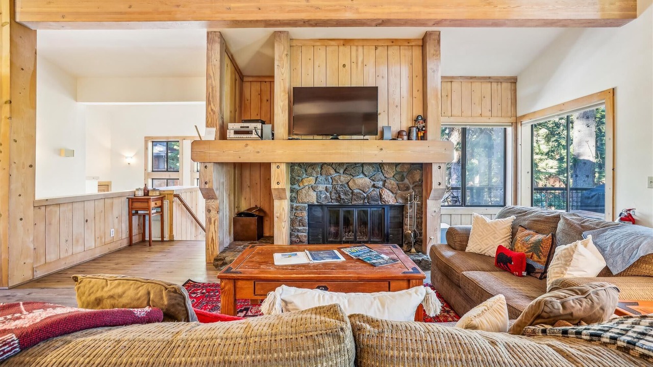 Photo of Livingroom in Tahoe City
