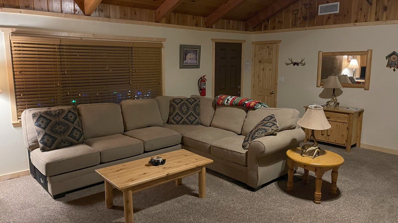 Photo of Livingroom in Summit Estates