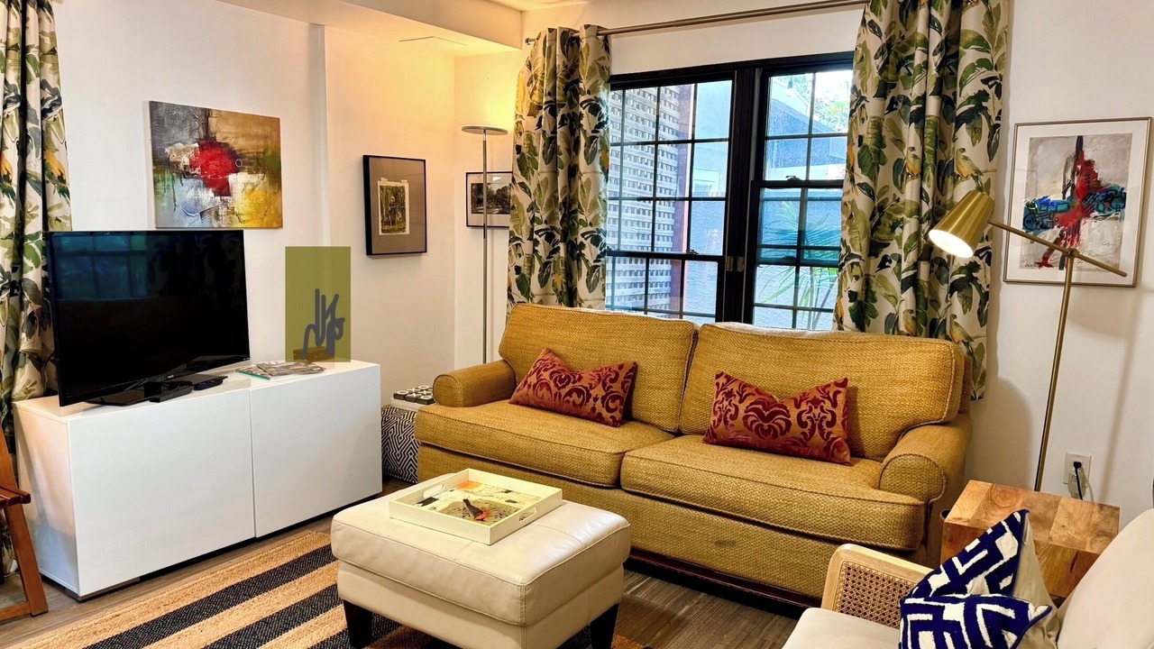 Photo of Livingroom in Downtown