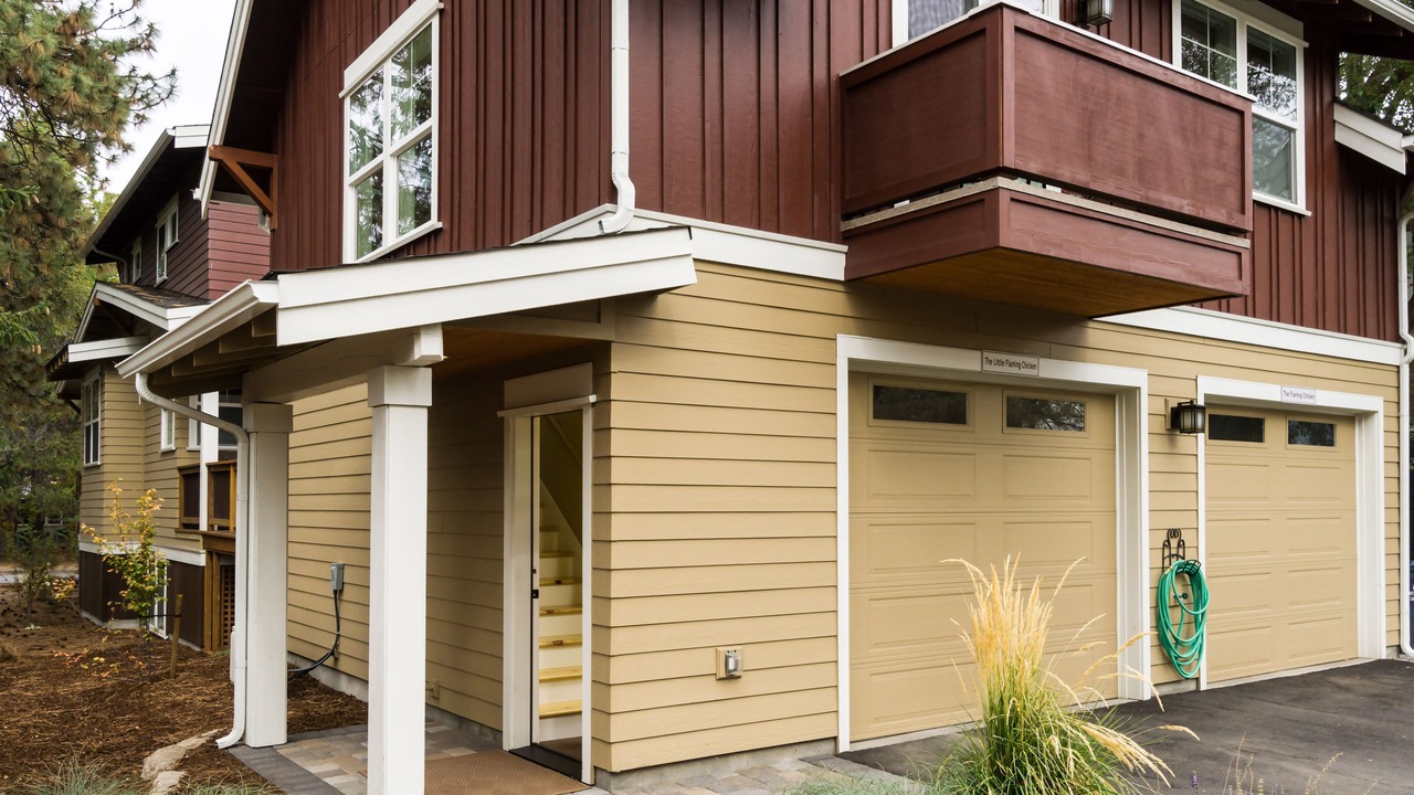 Photo of Others in River West