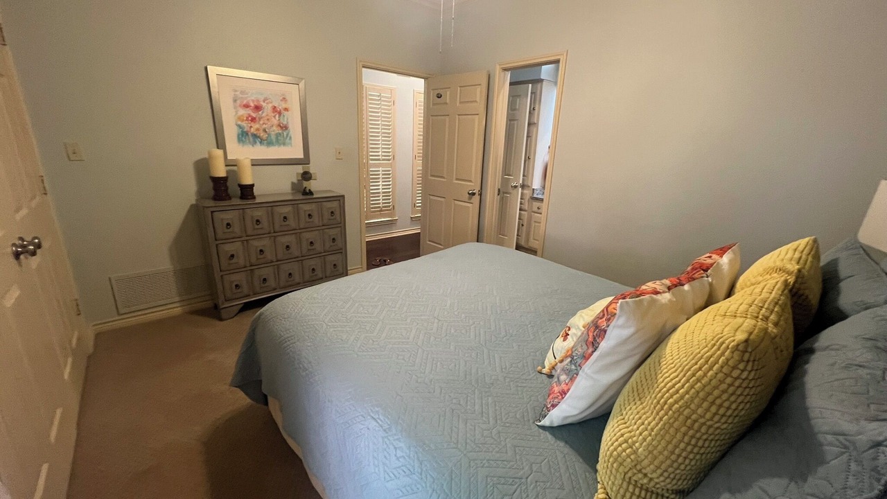 Photo of Bedroom in Garland