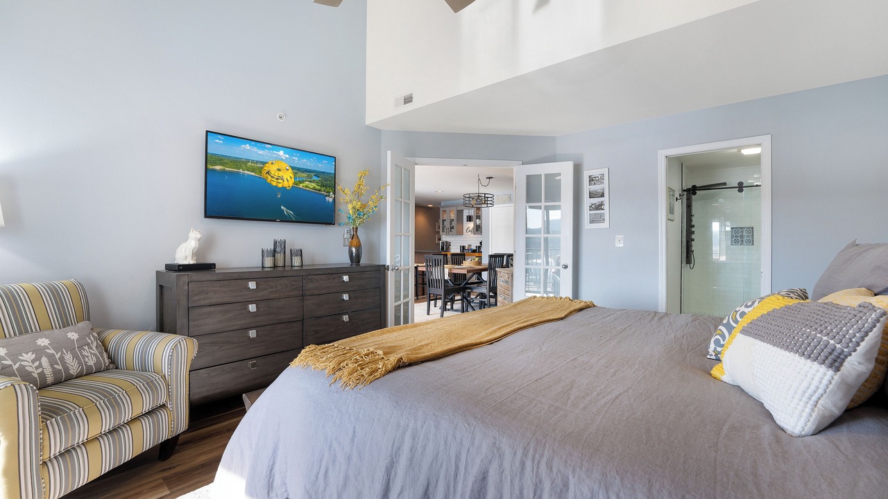 Photo of Bedroom in Camdenton