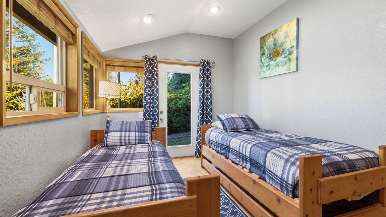 Photo of Bedroom in Crescent City