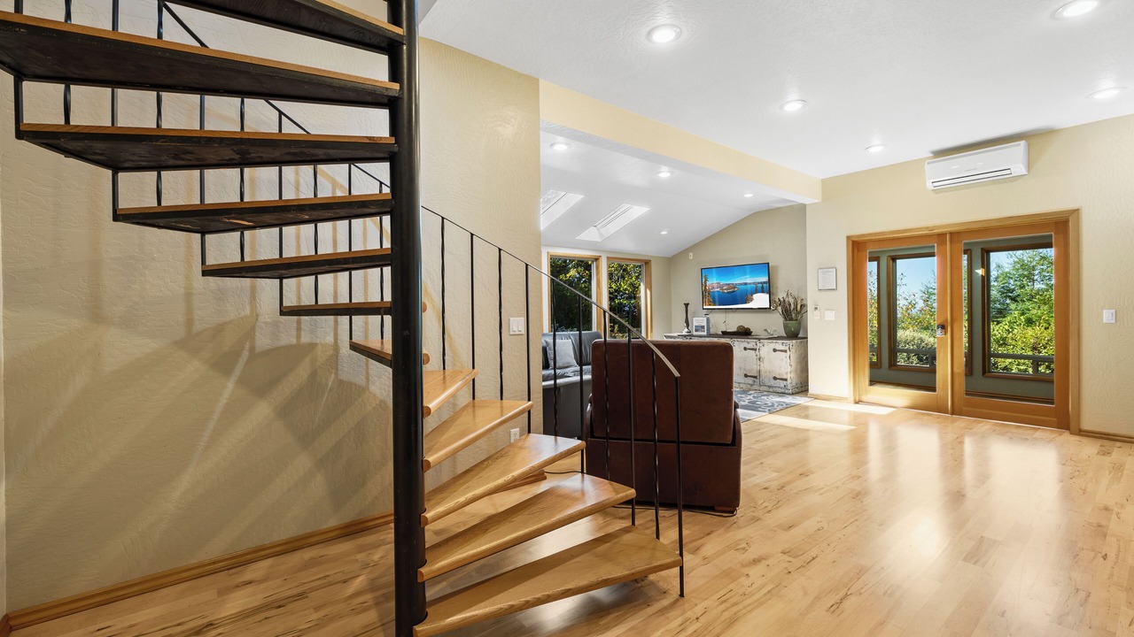 Photo of Others in Crescent City