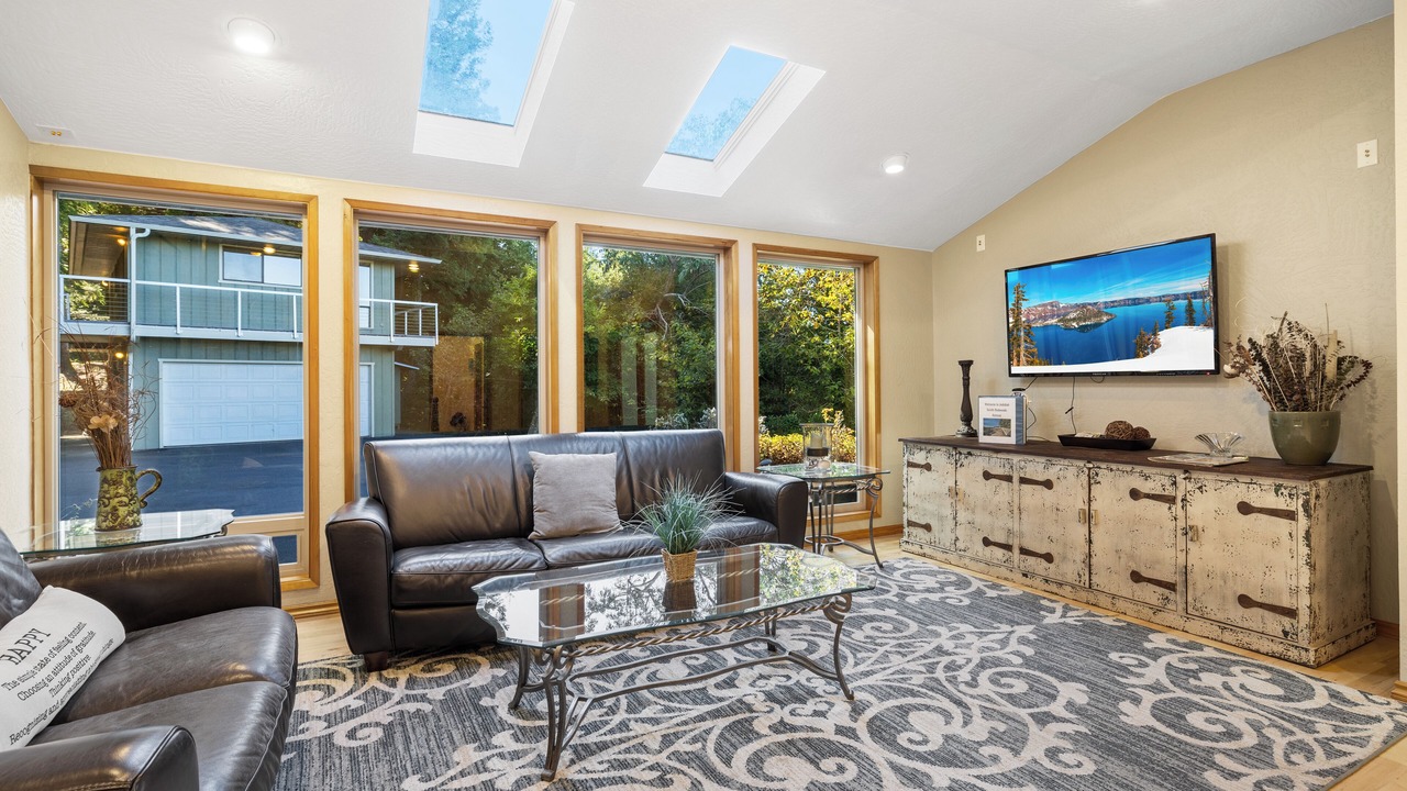 Photo of Livingroom in Crescent City