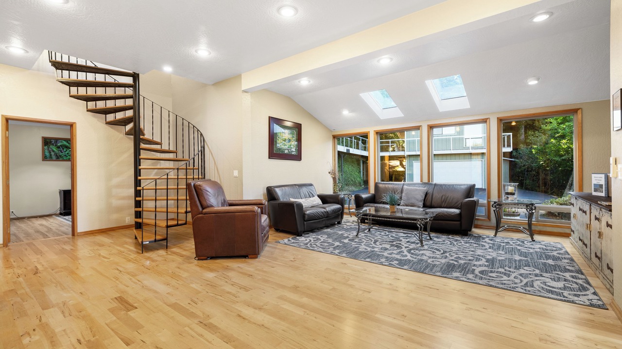 Photo of Others in Crescent City