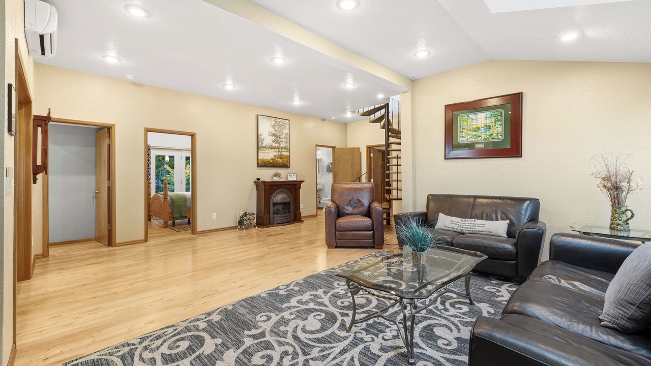 Photo of Others in Crescent City