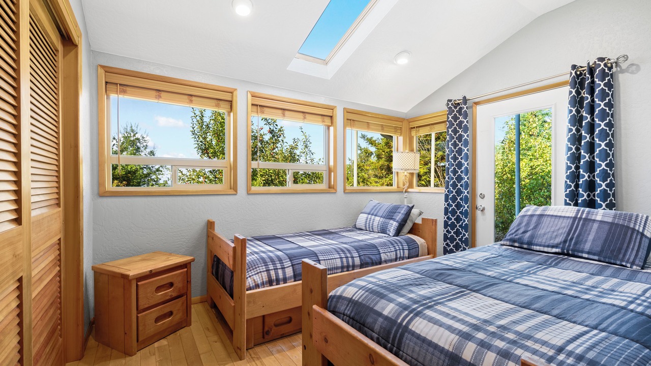 Photo of Bedroom in Crescent City