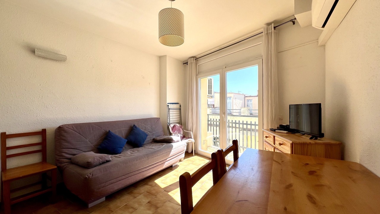 Photo of Livingroom in Roses Town Center