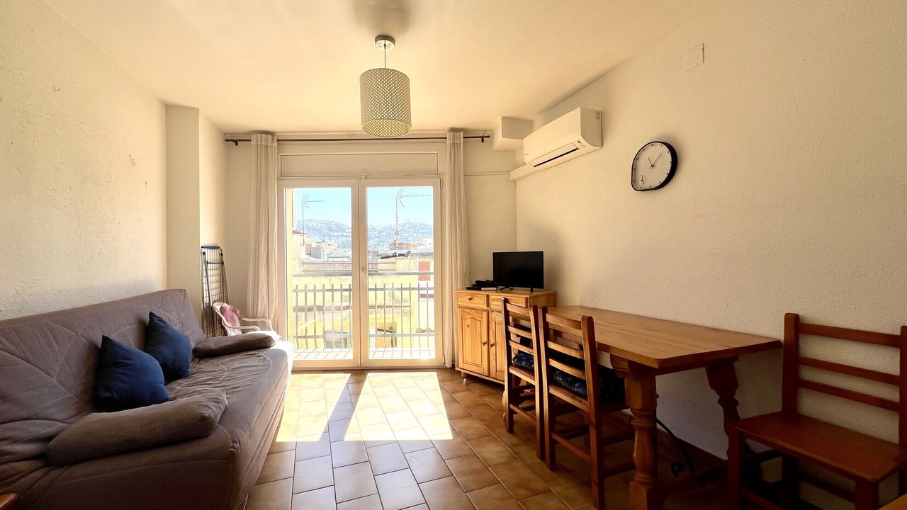 Photo of Livingroom in Roses Town Center