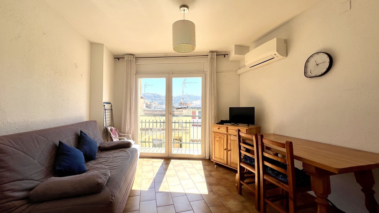 Photo of Livingroom in Roses Town Center
