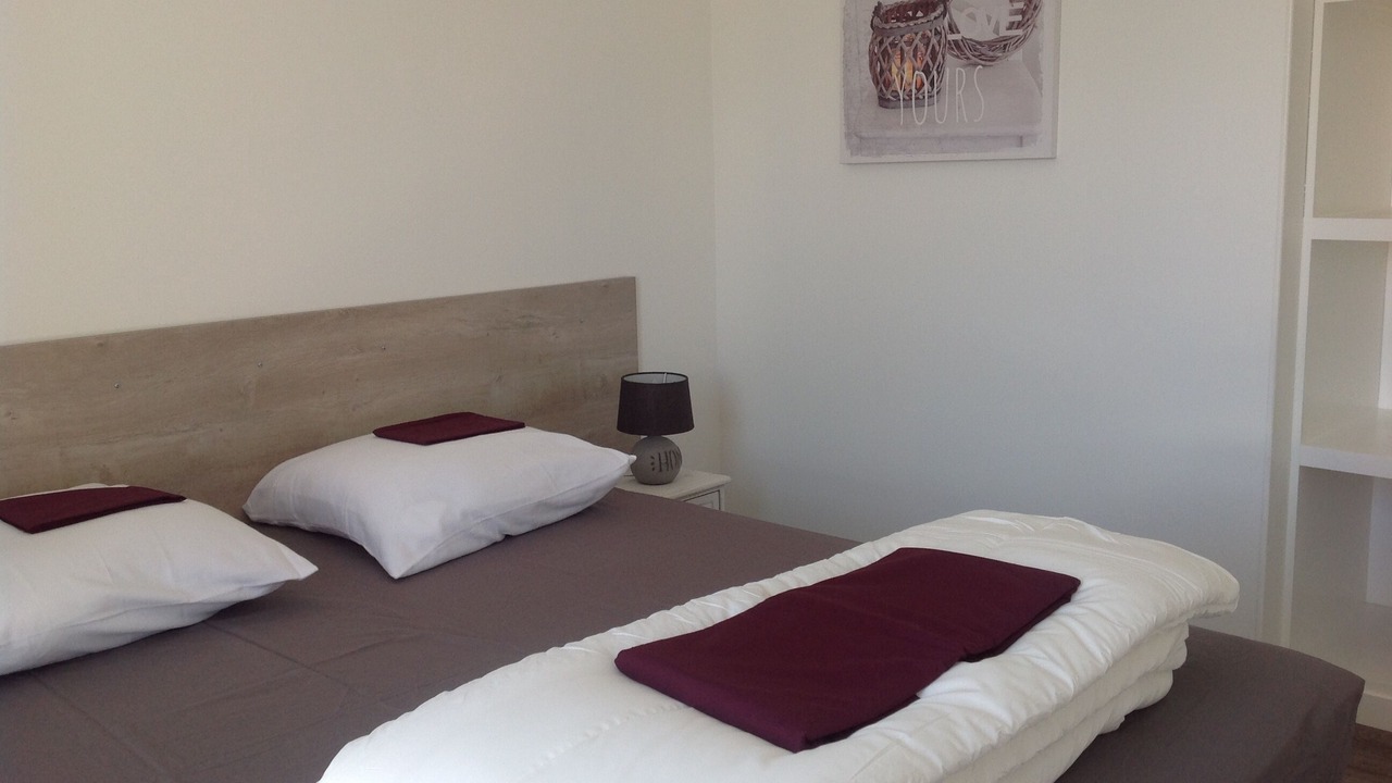 Photo of Bedroom in Ablon