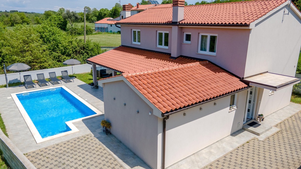 Photo of Outdoor in Kujici