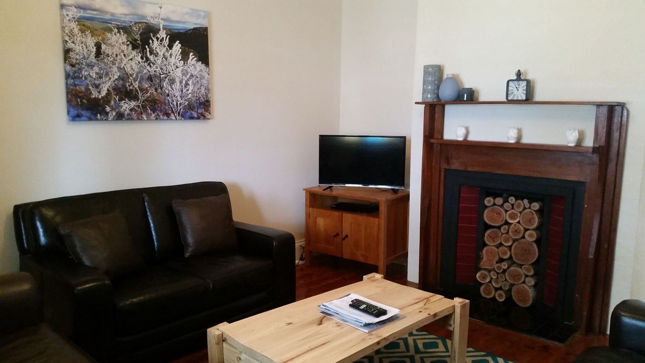 Photo of Livingroom in Orange